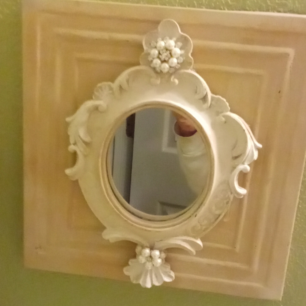 Chic mirror